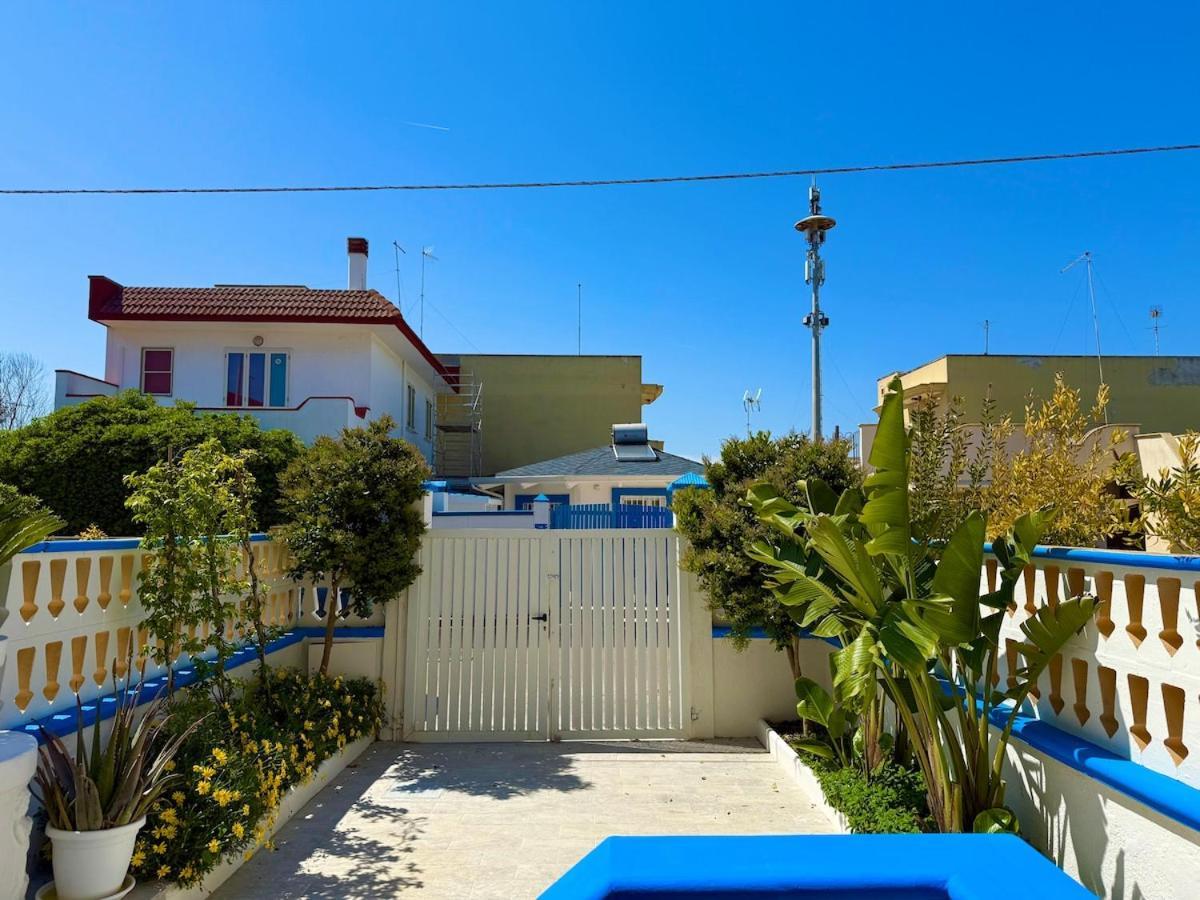 Villa Ranieri-Casa Con Vista A Campo Di Mare Torre San Gennaro Luaran gambar